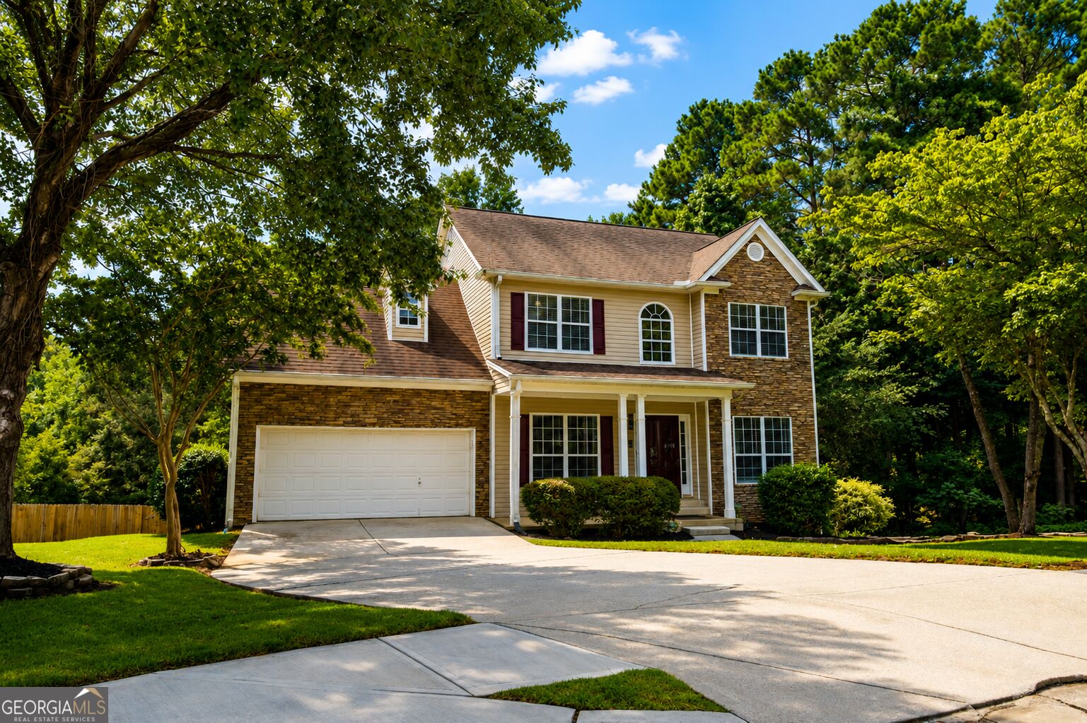 205 Leecroft Court