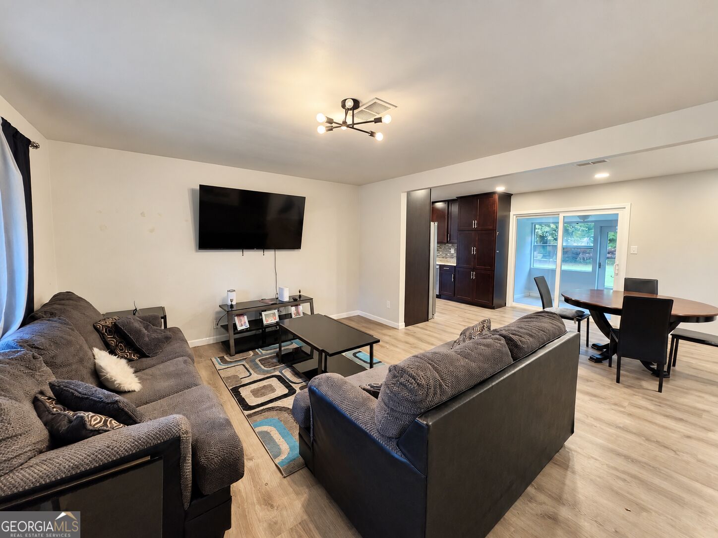 208 BEDIVERE DR