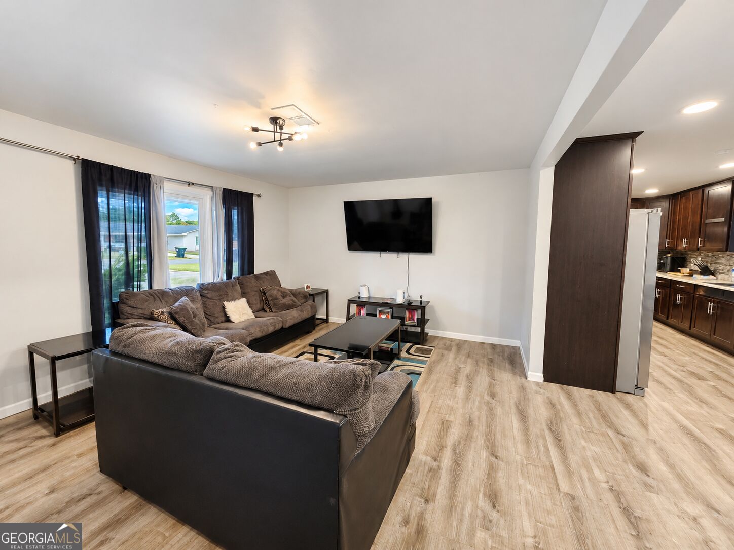 208 BEDIVERE DR