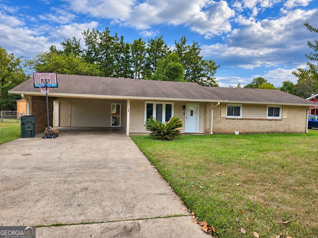 Photo of 208 BEDIVERE DR, WARNER ROBINS, GA 31093 (MLS # 10867256)
