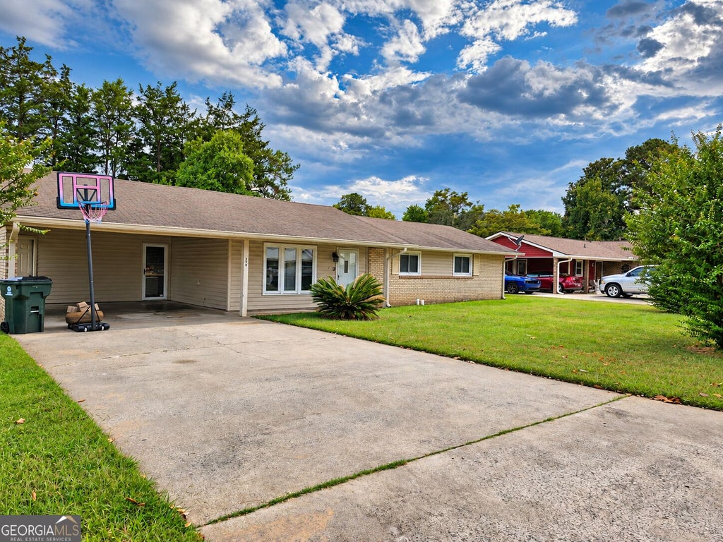 Photo of 208 BEDIVERE DR, WARNER ROBINS, GA 31093 (MLS # 10867256)