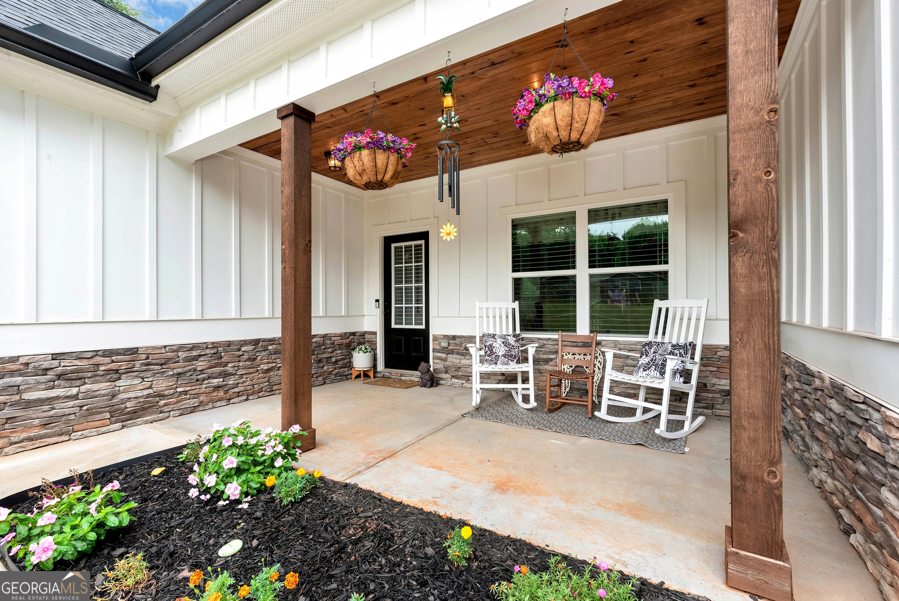 515 Forest Lake RD