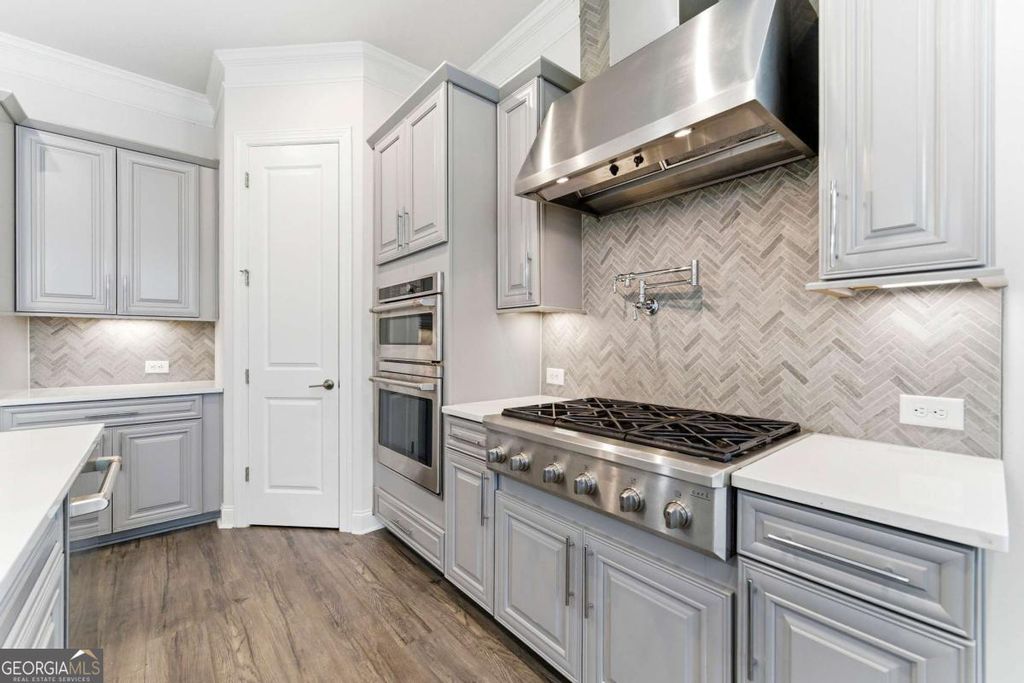 Photo of 2025 Abbey Road, Roswell, GA 30076 (MLS # 10721252)