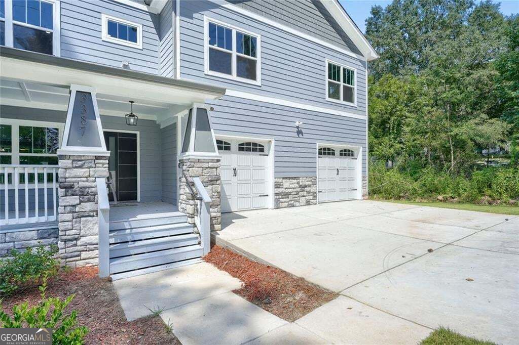 3387 Lee PL