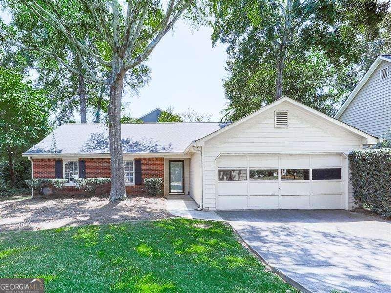 Photo of 650 Radford Circle, Woodstock, GA 30188 (MLS # 10833932)