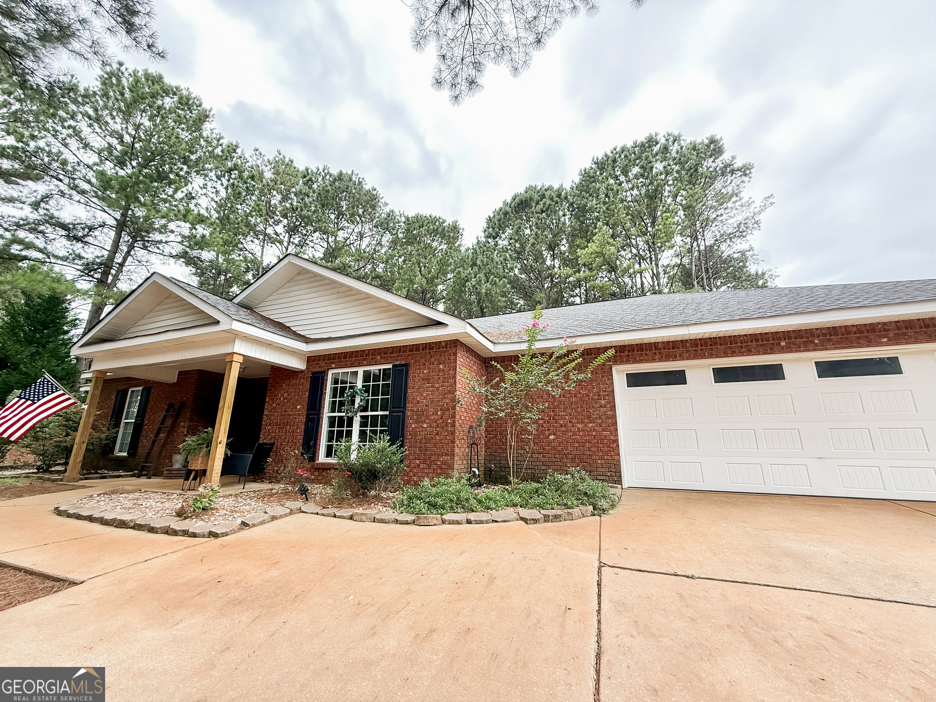 321 Mountain Creek DR