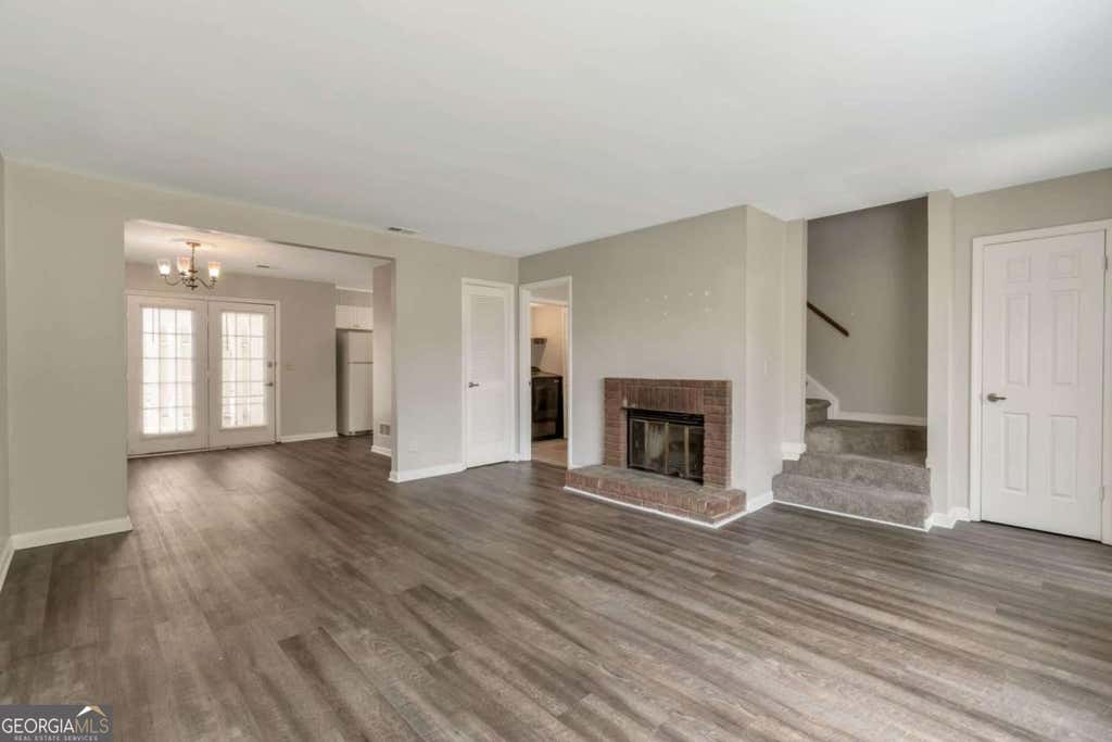 Photo of 136 Old Ferry Way, Roswell, GA 30076 (MLS # 10824788)