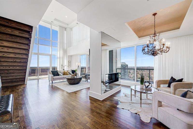 Photo of 2881 Peachtree Road NE #2405, Atlanta, GA 30305 (MLS # 10836815)