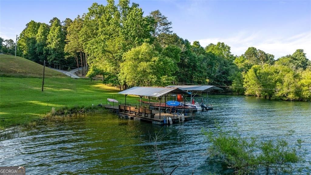 11 Collins Hollow RD