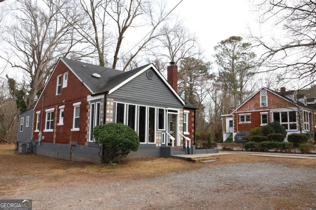 Photo of 1526 Childress Drive SW, Atlanta, GA 30311 (MLS # 10705393)