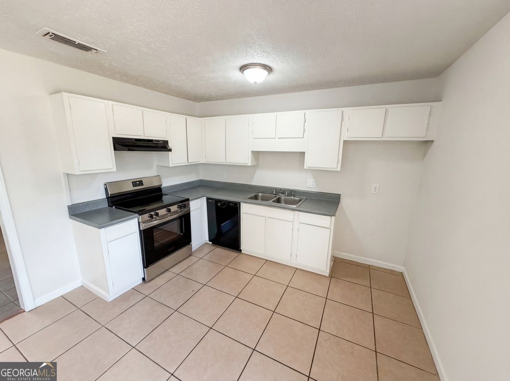 Photo of 2405 Eric Lane, Douglasville, GA 30135 (MLS # 10721971)