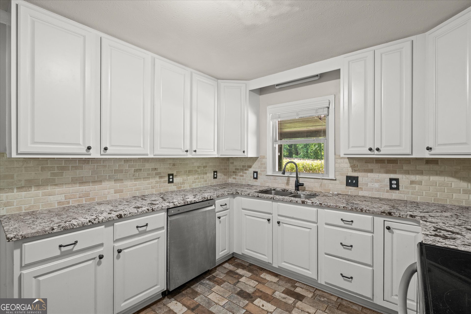 280 Colonial DR SW