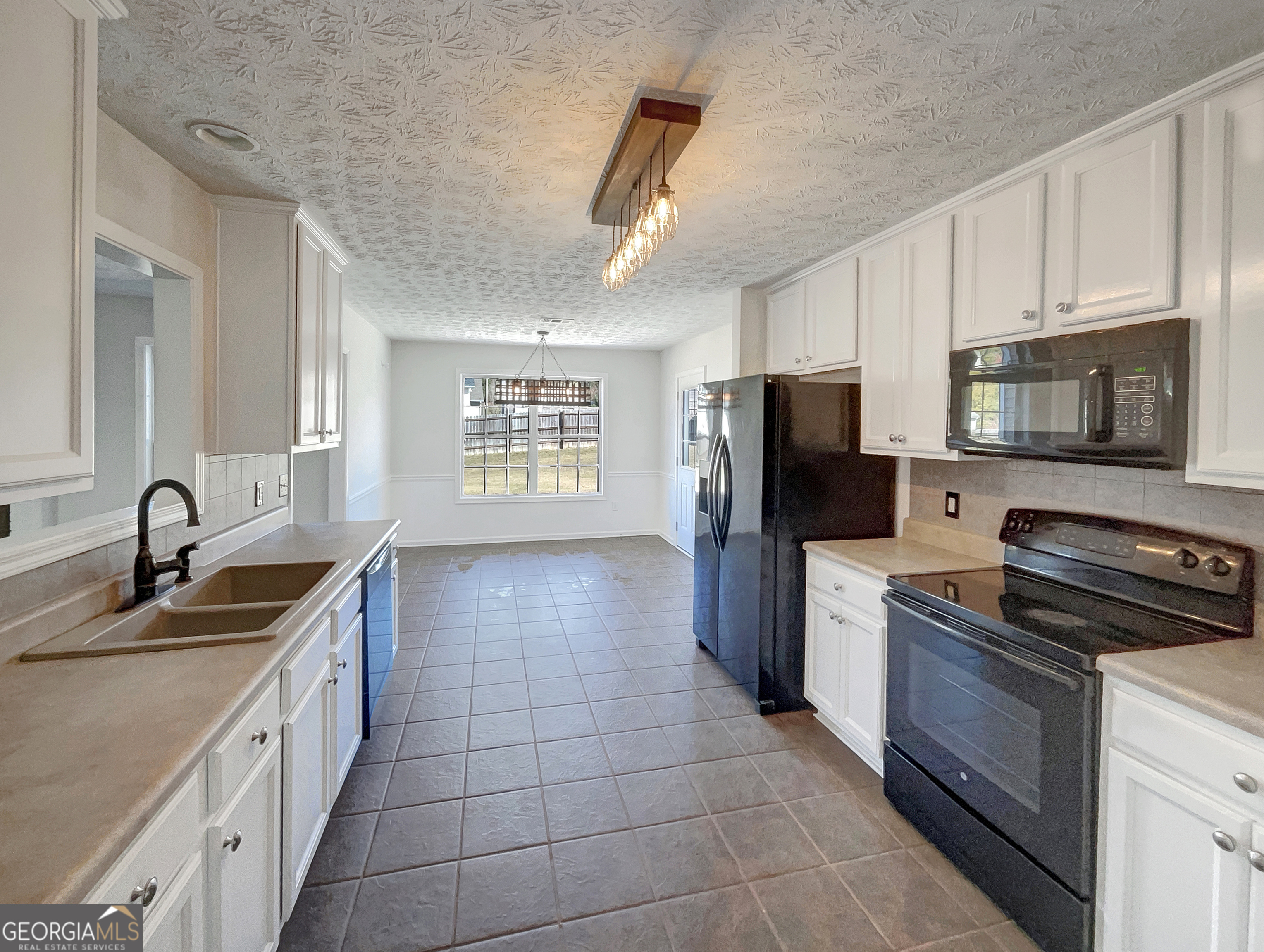 735 Galloping Bend CT