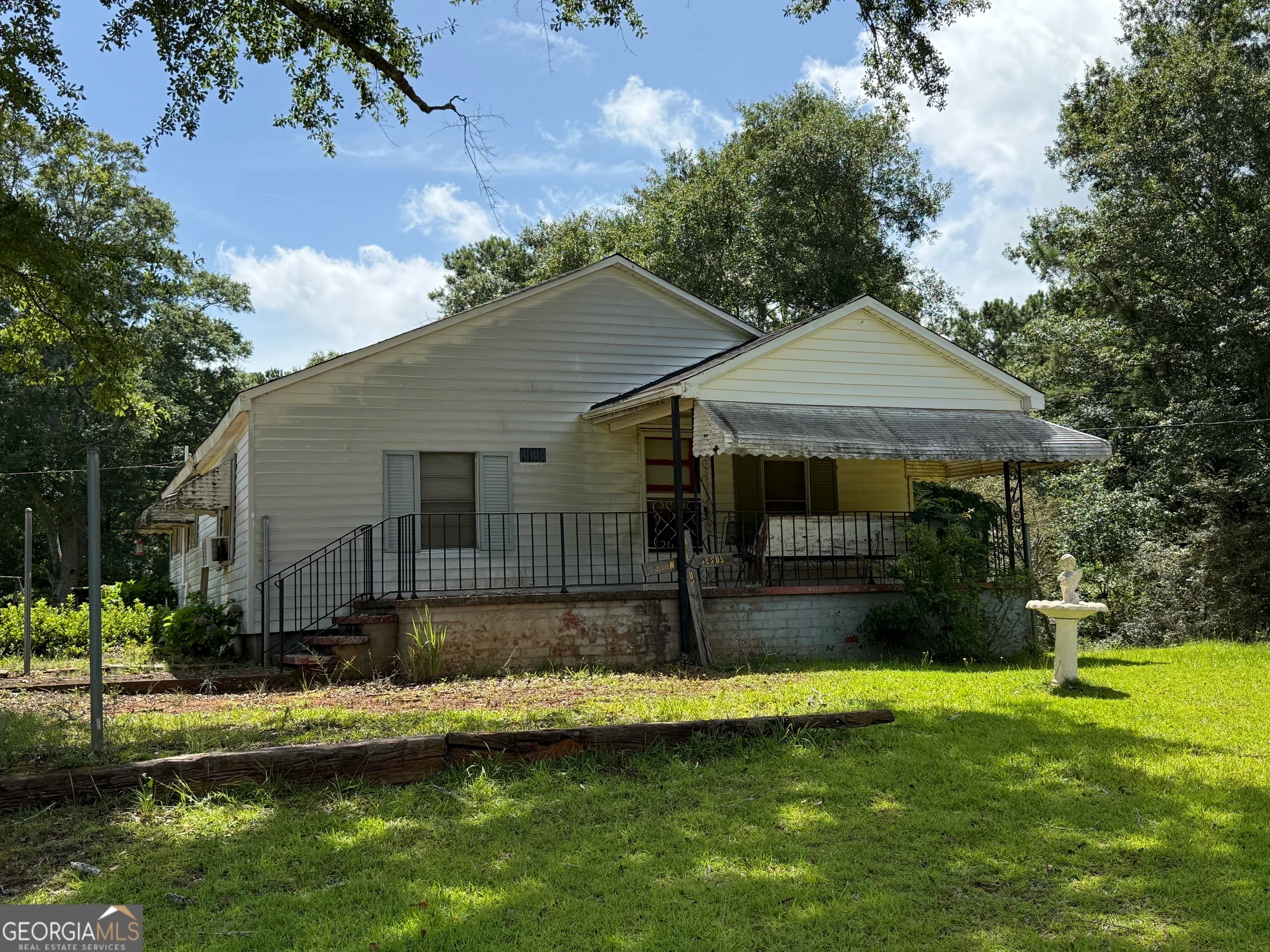 6099 Indian Trail