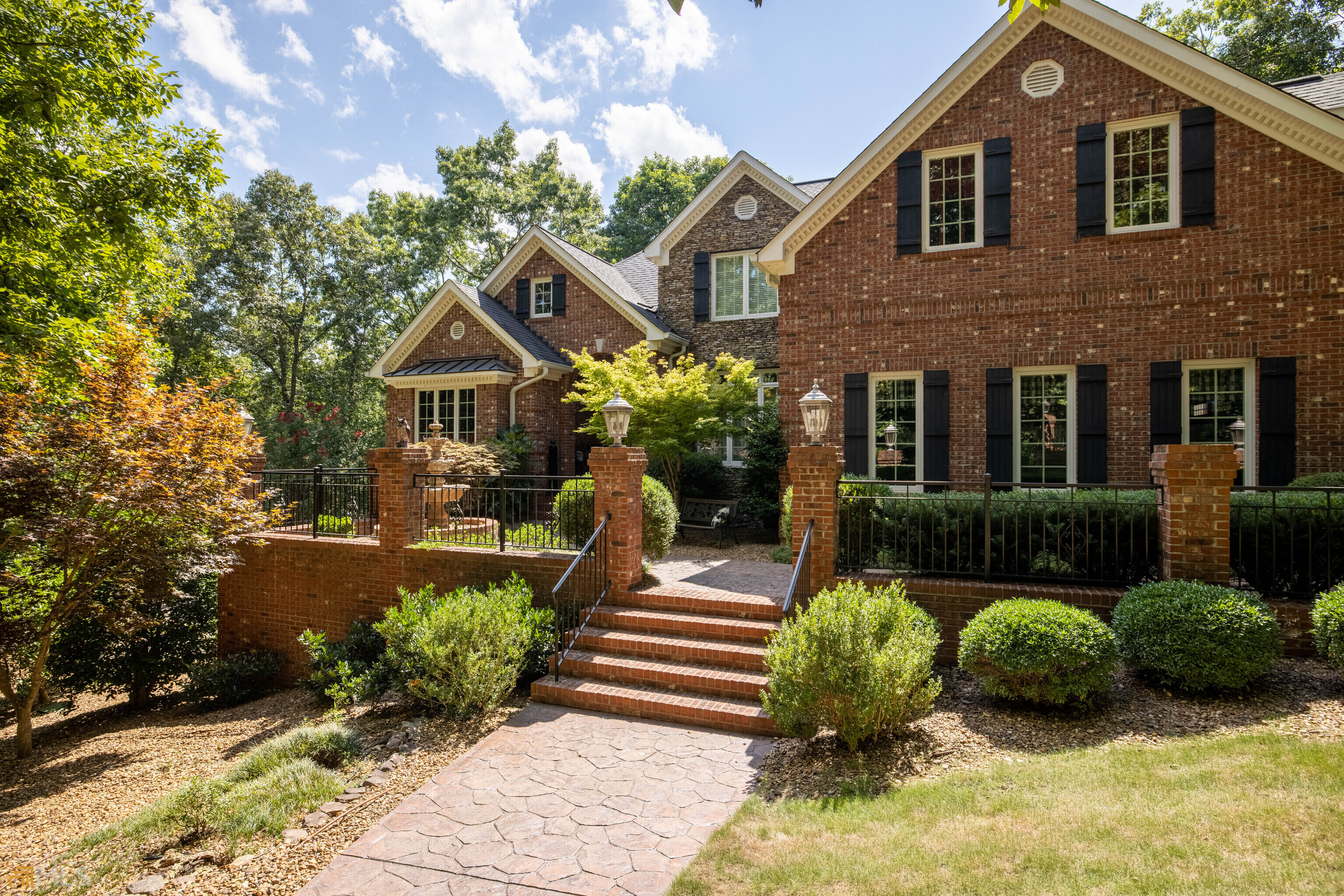 High Pointe - Residential