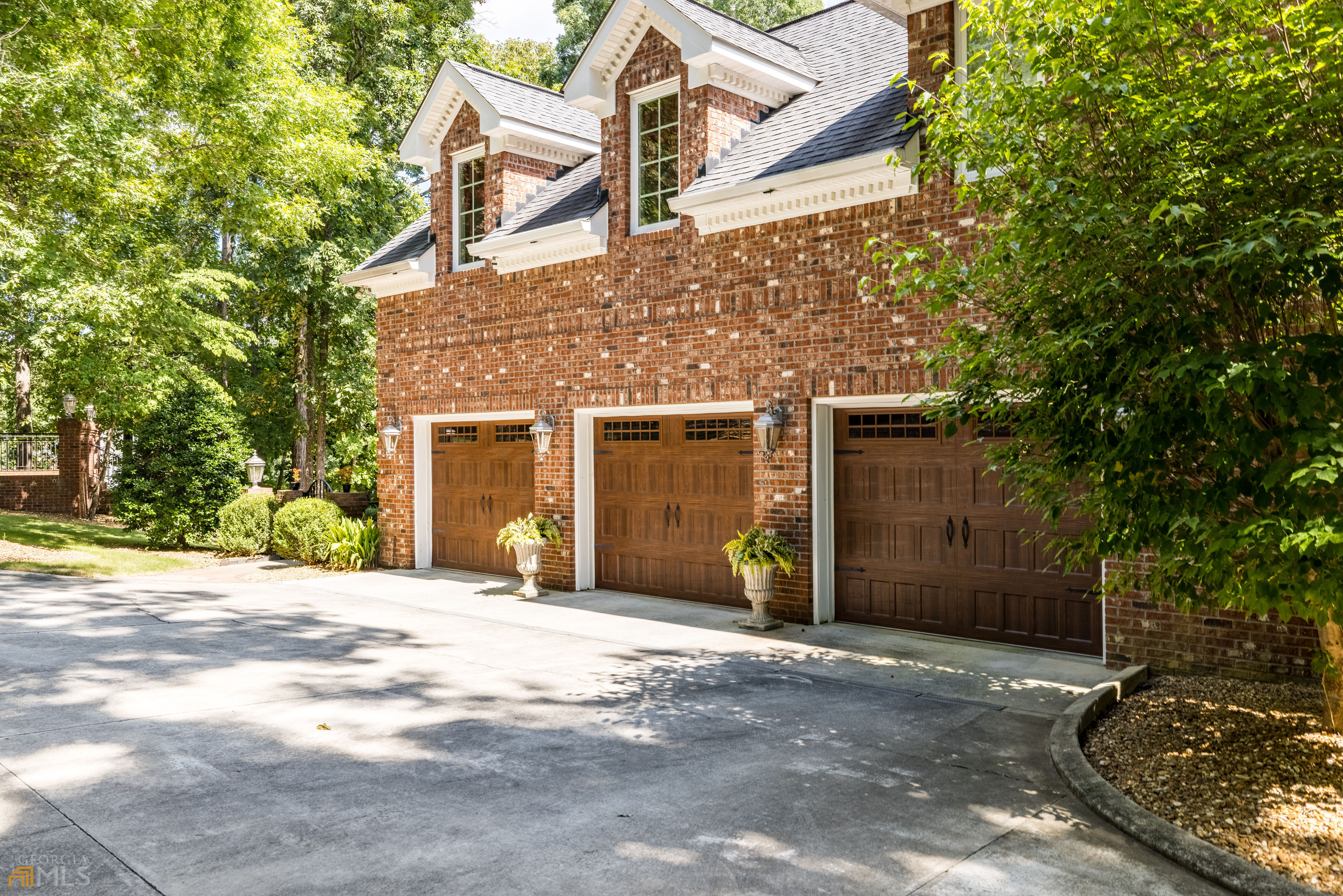 High Pointe - Residential