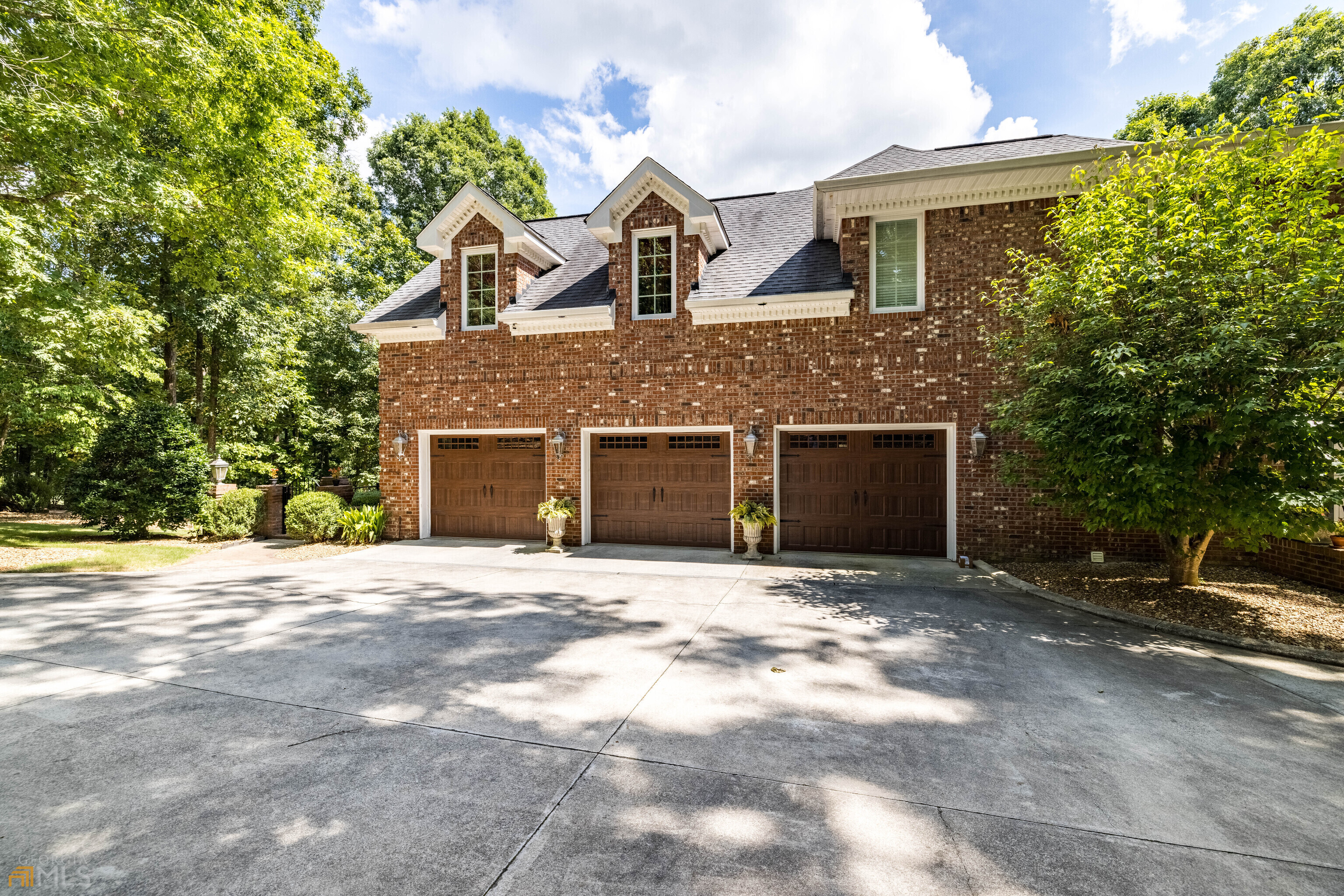 High Pointe - Residential