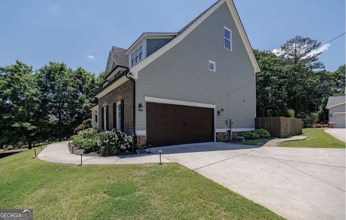 940 Lake Charles DR