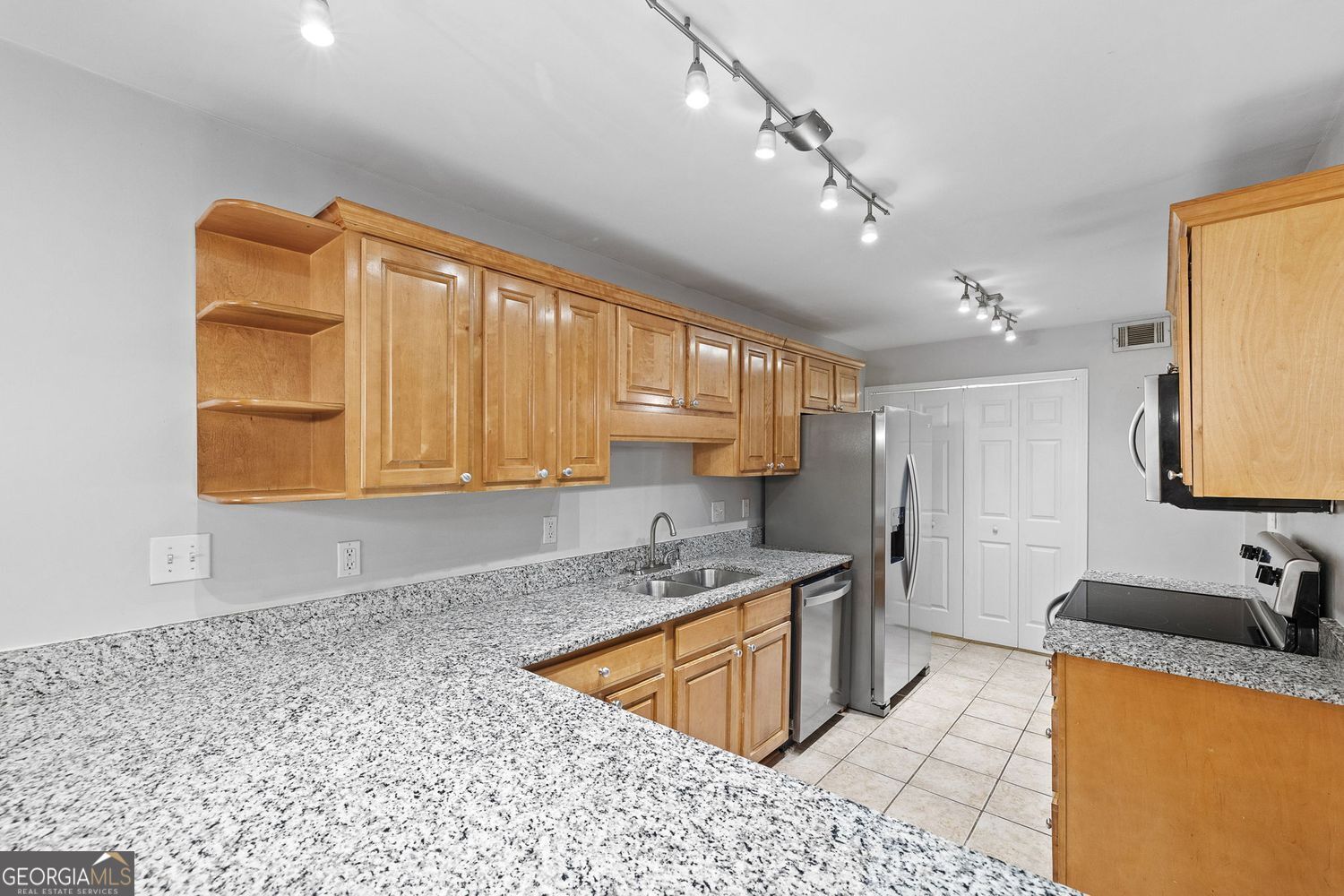 Sandy Springs, Georgia 30328, United States, 3 Bedrooms Bedrooms, ,2 BathroomsBathrooms,Residential,Active,164889