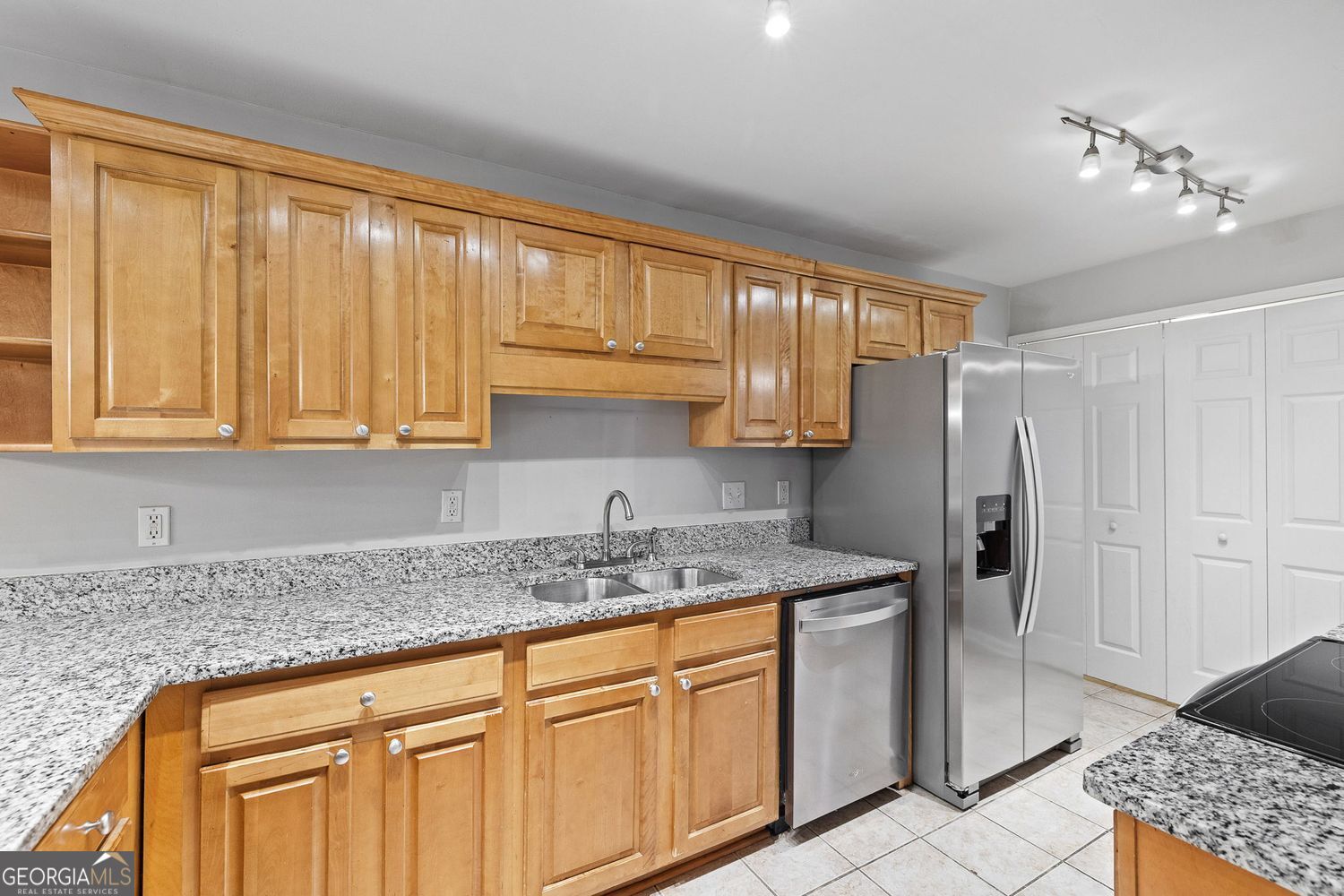 Sandy Springs, Georgia 30328, United States, 3 Bedrooms Bedrooms, ,2 BathroomsBathrooms,Residential,Active,164889