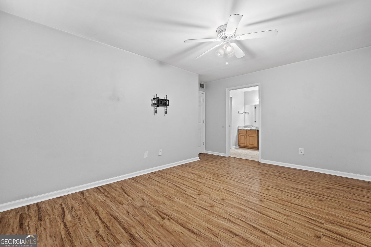 Sandy Springs, Georgia 30328, United States, 3 Bedrooms Bedrooms, ,2 BathroomsBathrooms,Residential,Active,164889