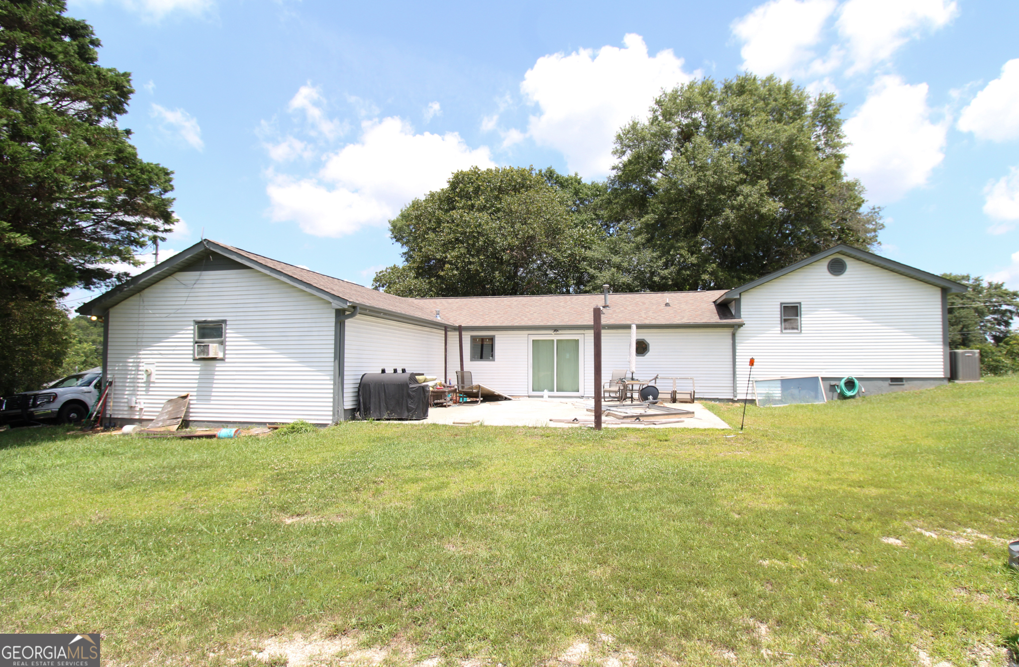 1687 E Main ST