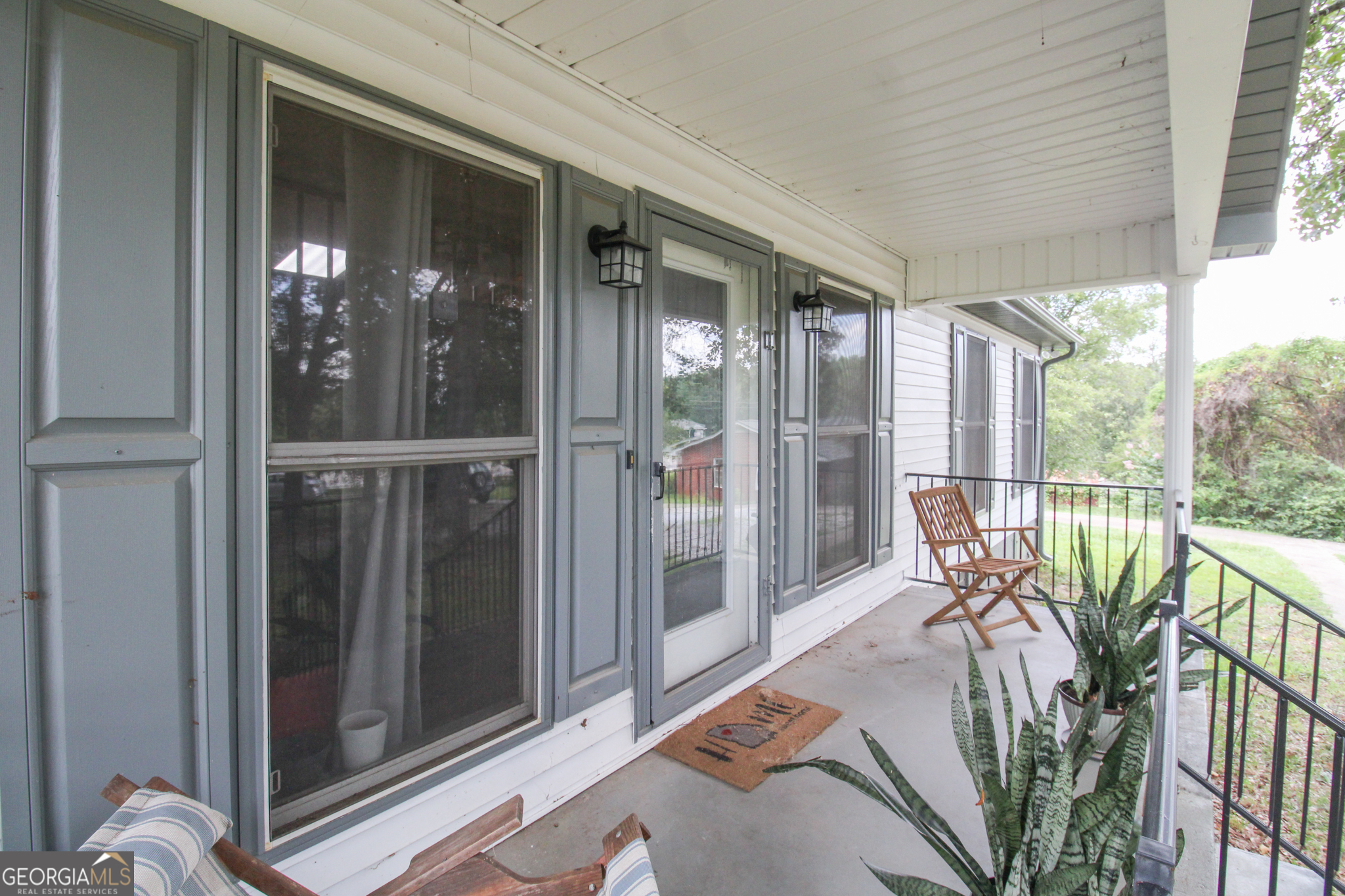 1687 E Main ST