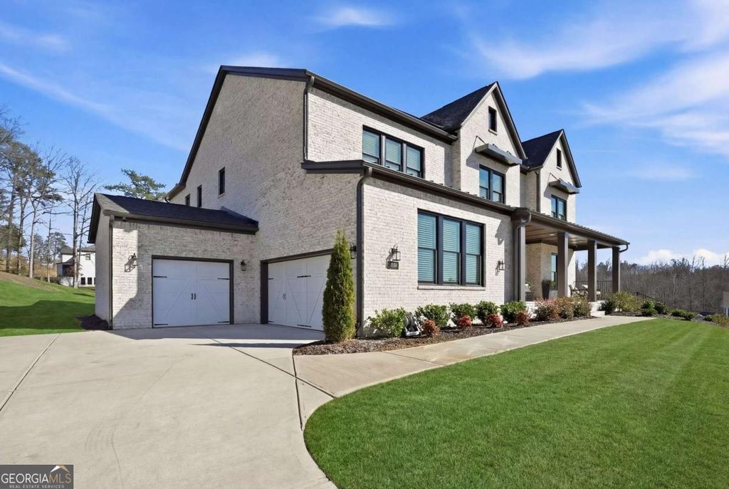 Photo of 17105 River Overlook Drive, Roswell, GA 30075 (MLS # 10753476)