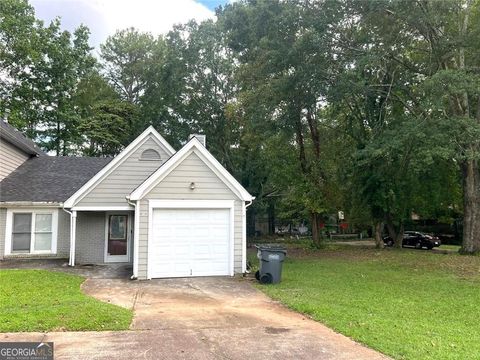 8114 Woodlake DR Riverdale GA 30274