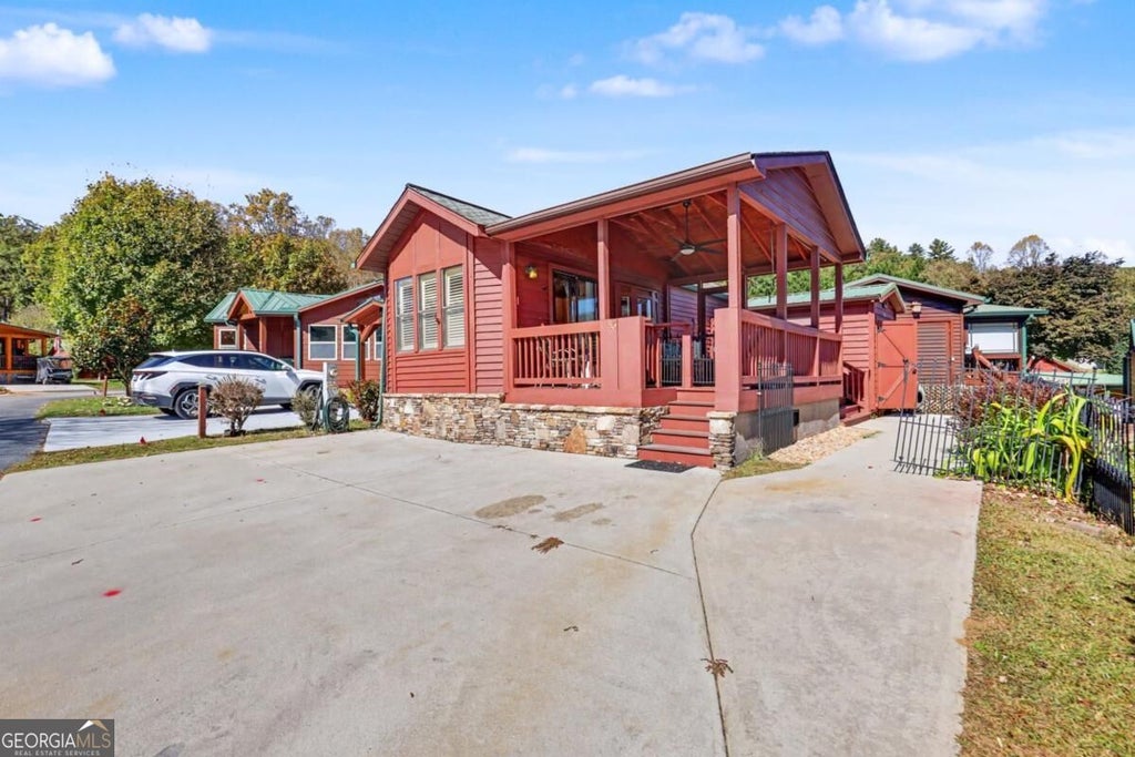Photo of 83 Falls View Drive, Dillard, GA 30537 (MLS # 10875956)