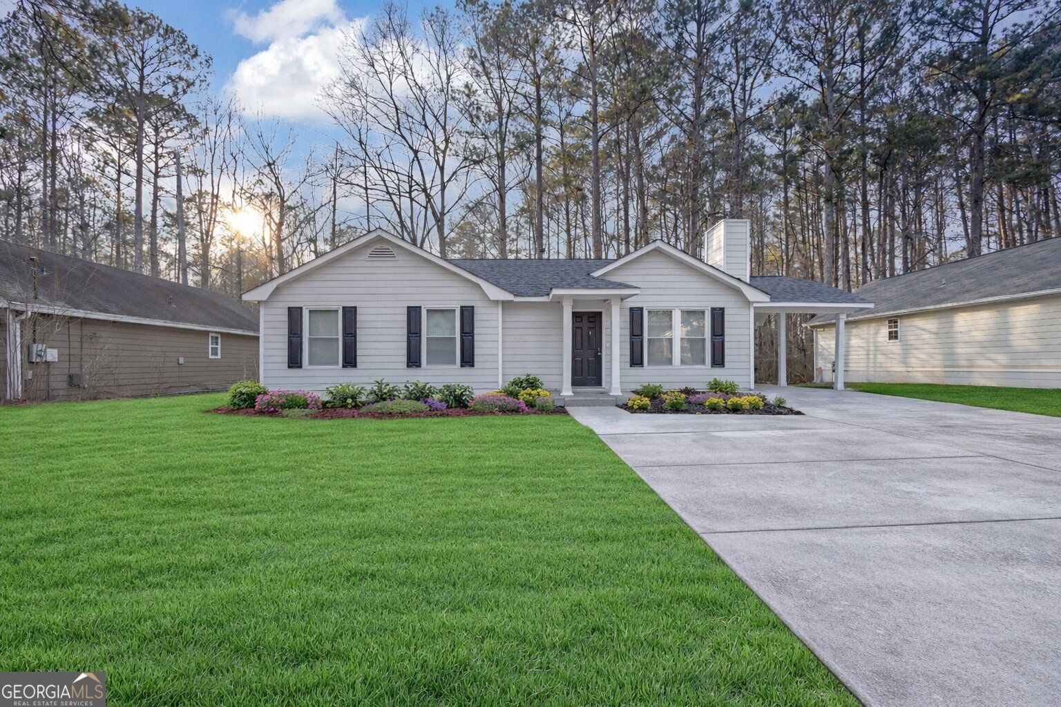 6385 Emerald Pointe CIR
