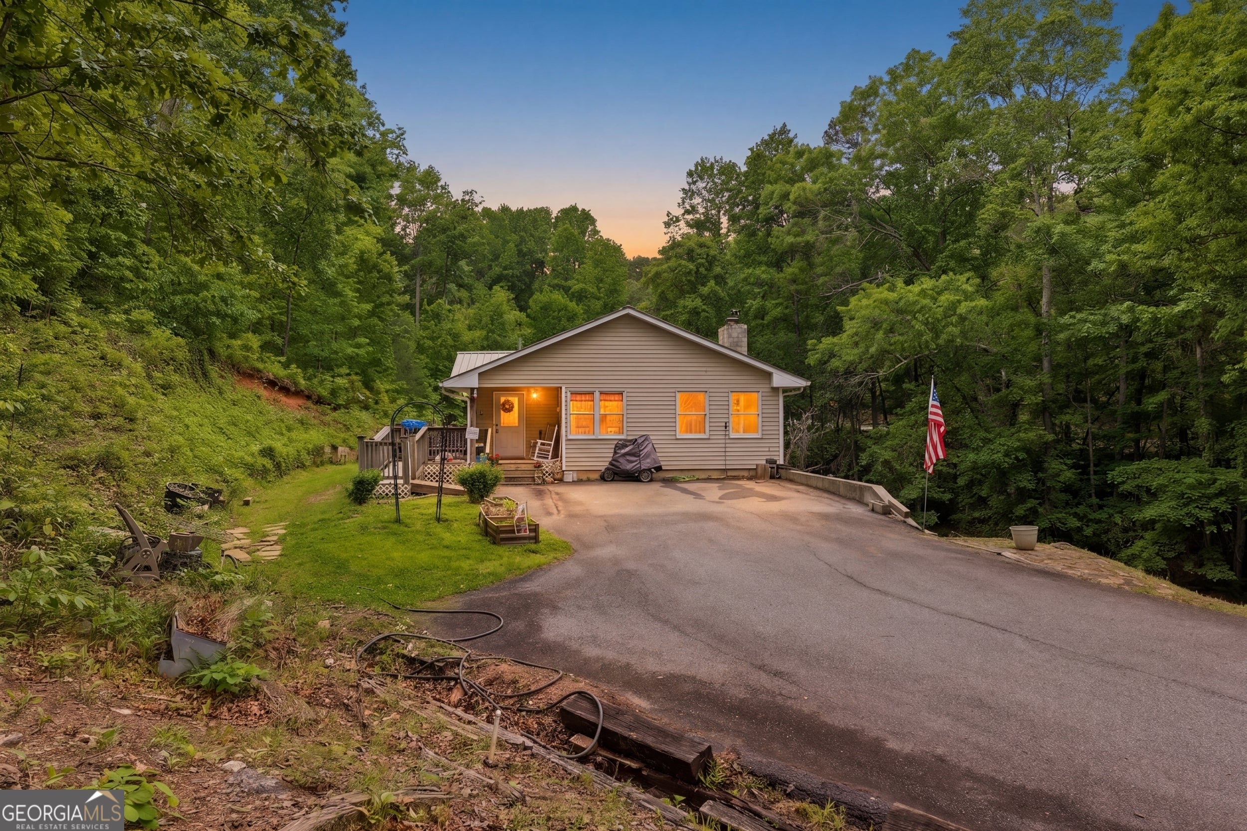 169 N Pinecrest RD