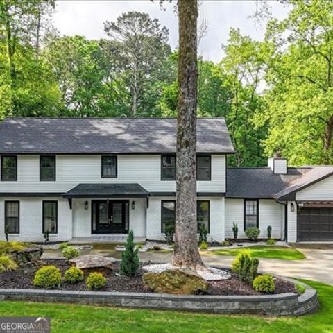 Photo of 3270 Brookview Drive, Marietta, GA 30068 (MLS # 10659977)