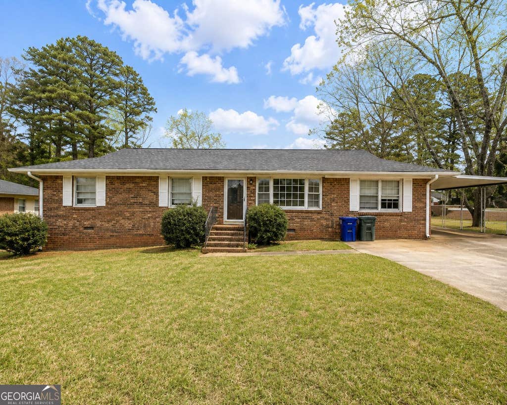 Photo of 318 Leola Drive, GRIFFIN, GA 30224 (MLS # 10821519)