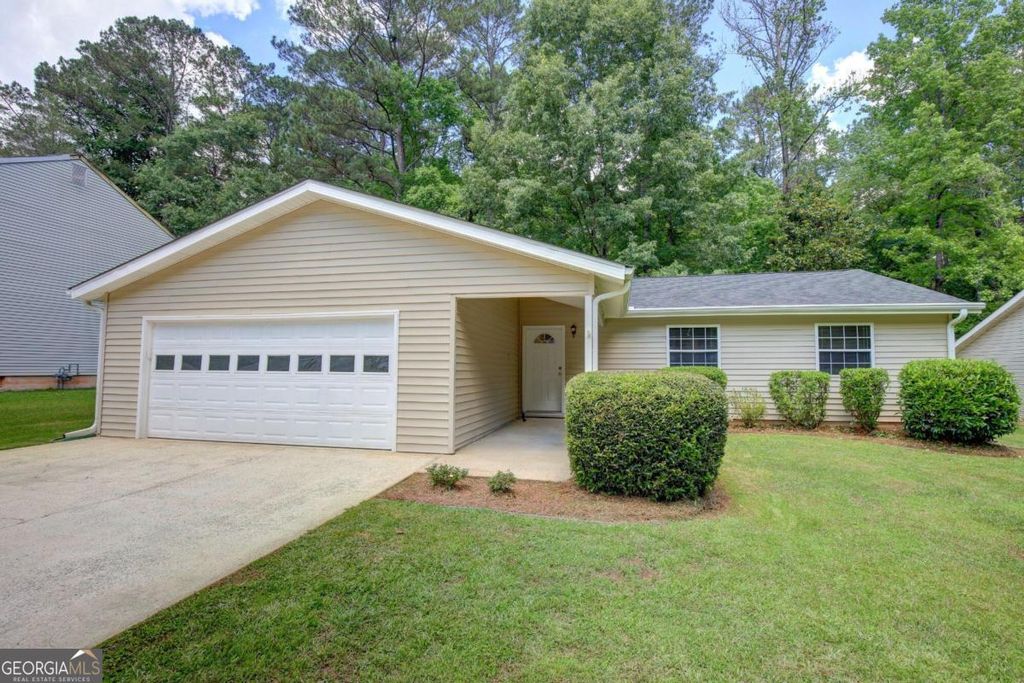 Photo of 109 Boxwood Court, Peachtree City, GA 30269 (MLS # 10707158)