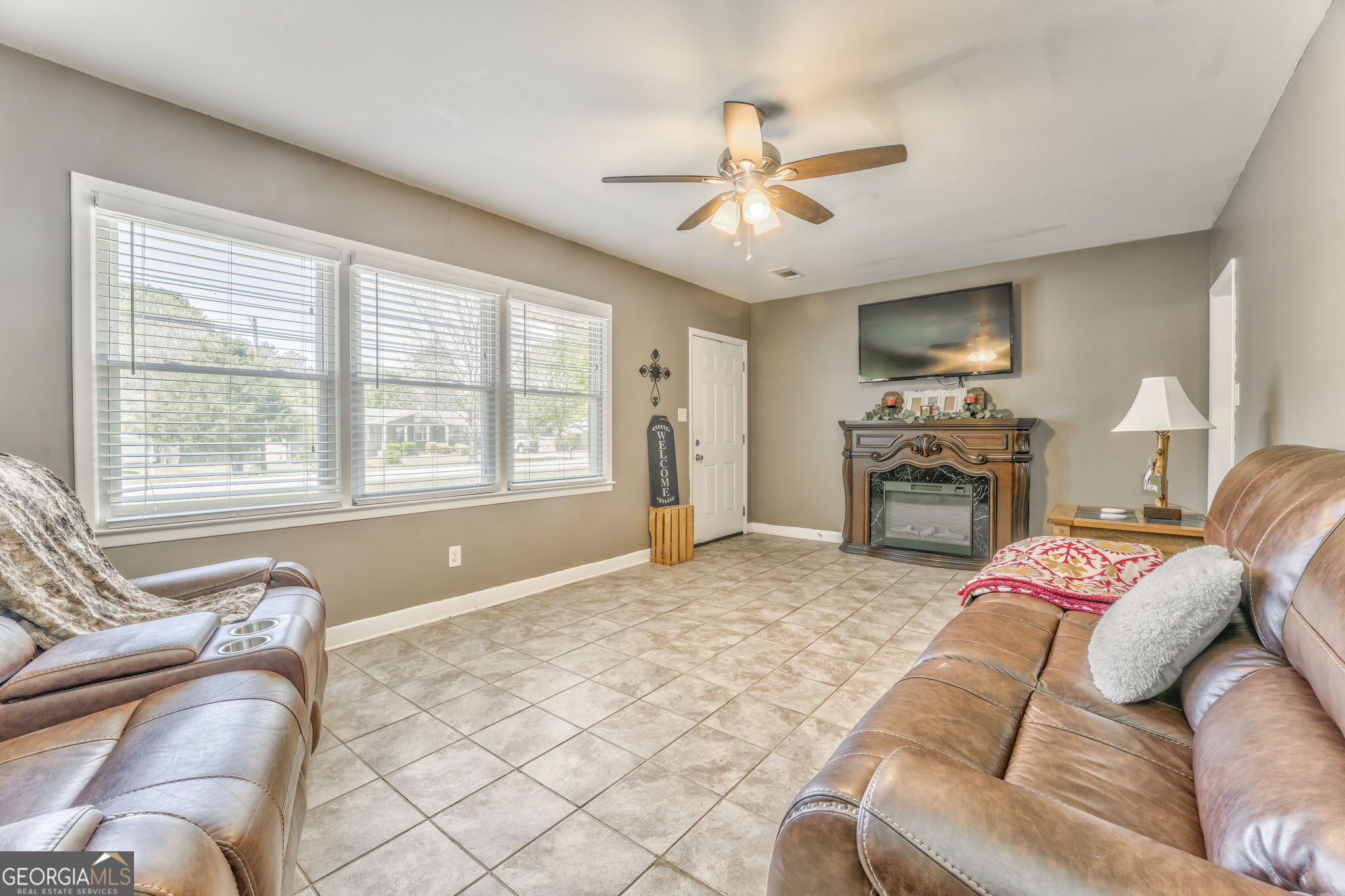 426 N College DR