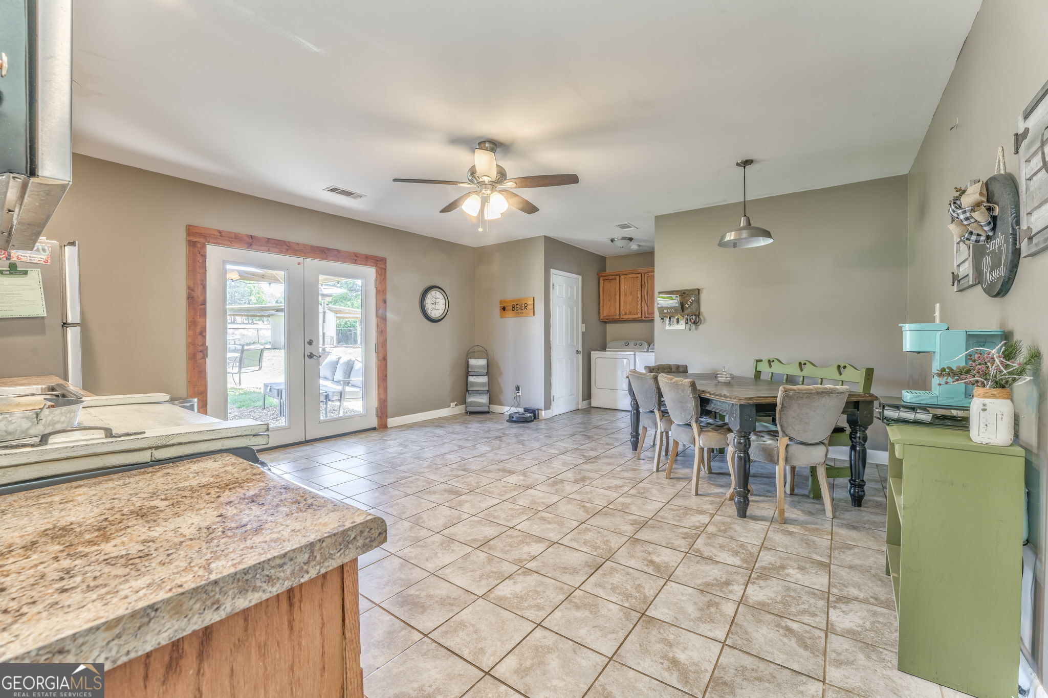 426 N College DR