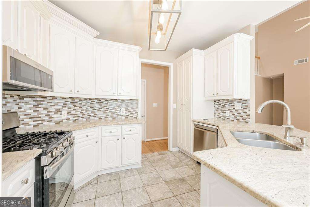 1305 Kelly Nelson DR