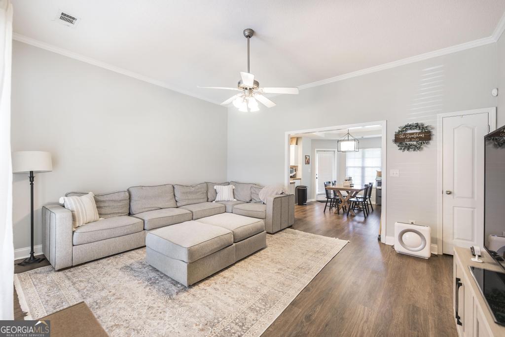 109 N Charity LN