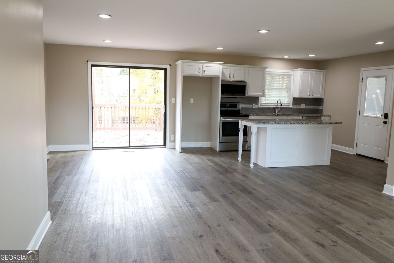 Addison Heights - Residential