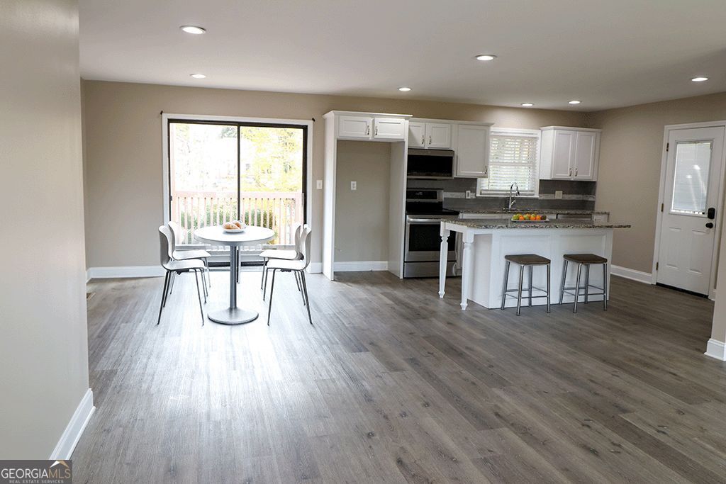Addison Heights - Residential