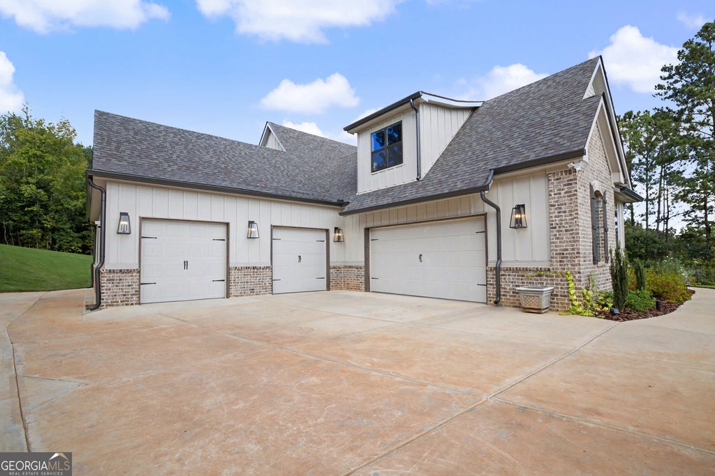 Photo of 220 Preakness Way, Forsyth, GA 31029 (MLS # 10840657)