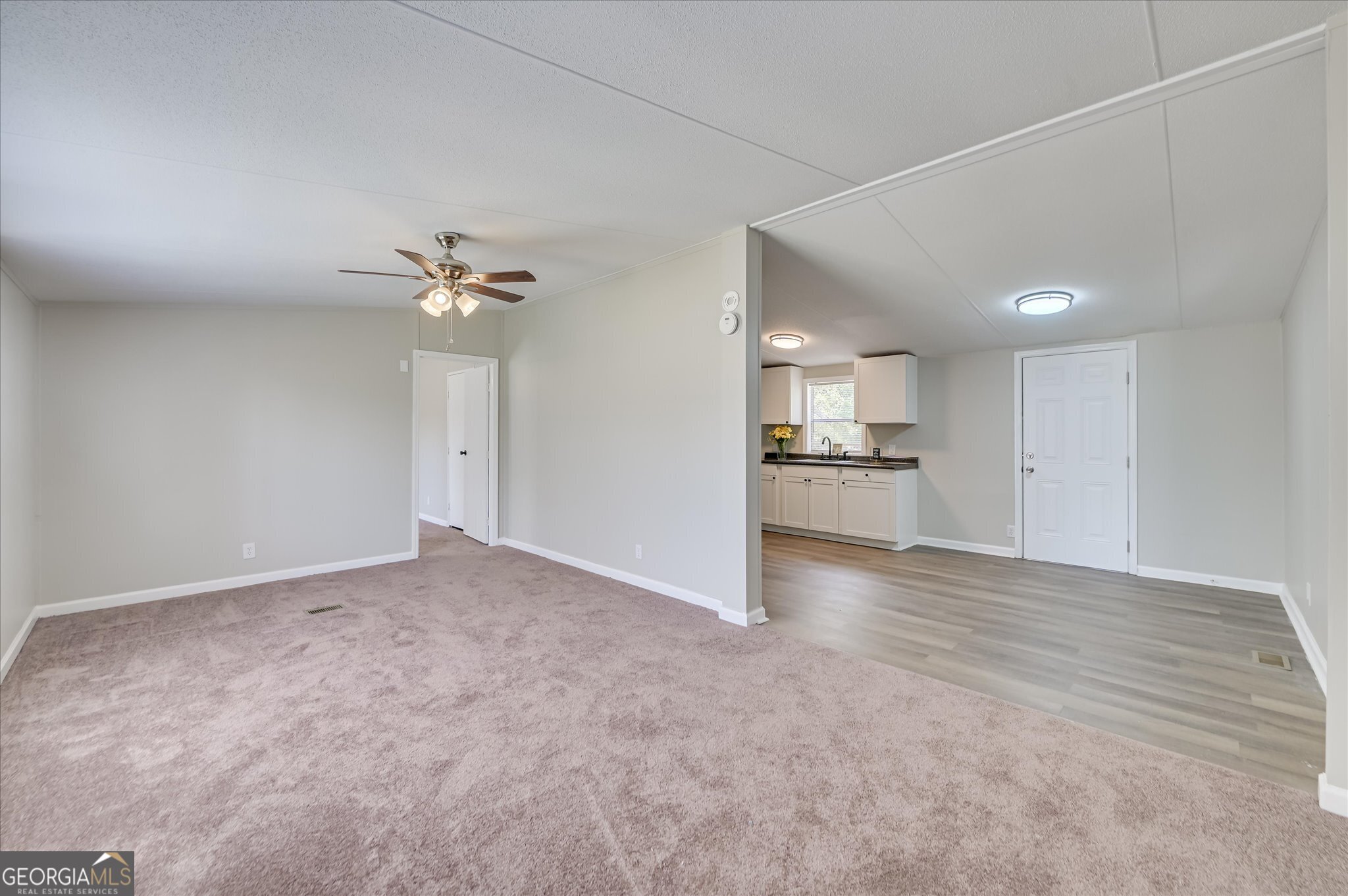 2219 Travis RD