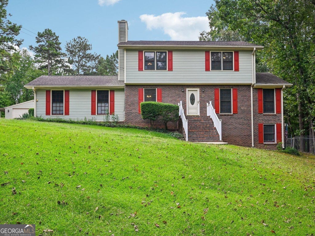 Photo of 6092 Lakeshore Drive SE, Mableton, GA 30126 (MLS # 10842201)