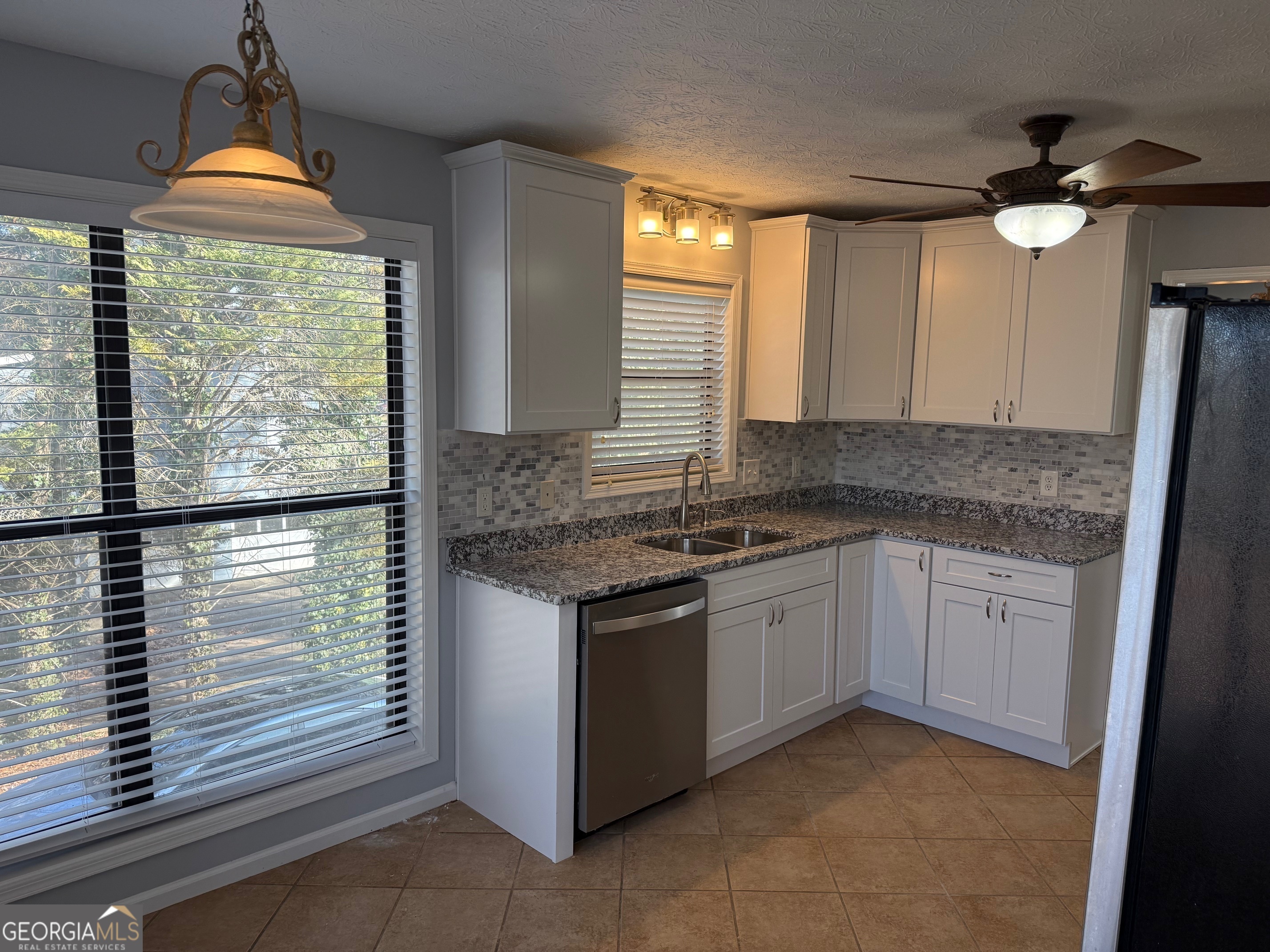 FALCON CREST - Residential Lease