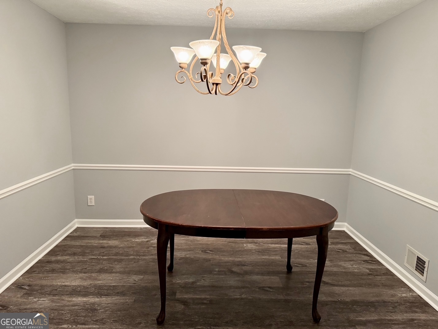 FALCON CREST - Residential Lease