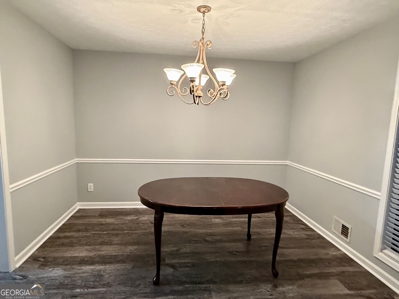 FALCON CREST - Residential Lease