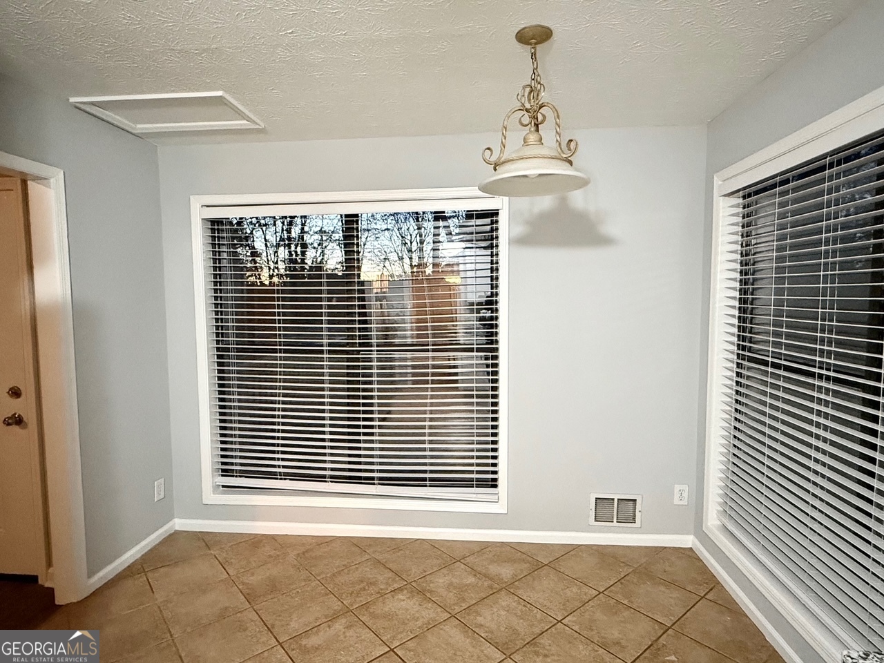 FALCON CREST - Residential Lease