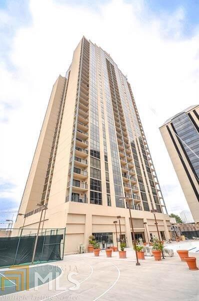You can't beat this location! 1 bedroom, 1 bath updated condo in the heart of Midtown. 1280 West boasts an extensive list of amenities including but not limited to: pool and sundeck, fitness center, 24-hour concierge, basketball, racquetball and tennis courts, jogging track, steam rooms and business center. Walk to everything you could need. Floor-to-ceiling windows look north towards Buckhead and the new Midtown Union development across 16th street. More photos coming soon!