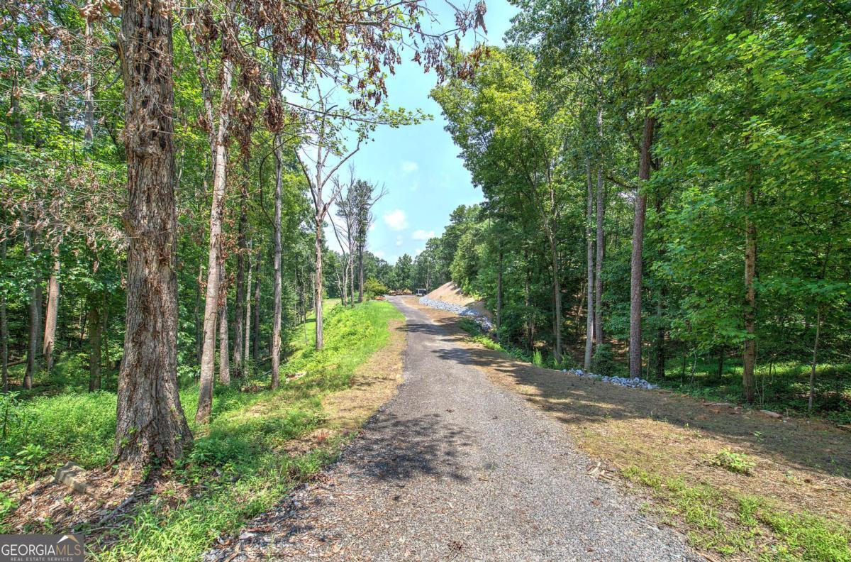 4650 Twin Pines RD SE